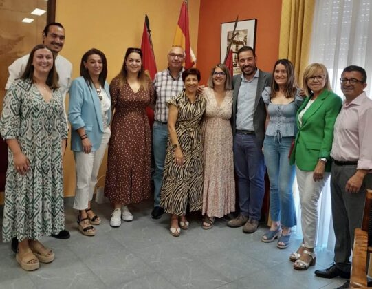 Constituci&oacute;n del Ayuntamiento en Due&ntilde;as (PSOE)