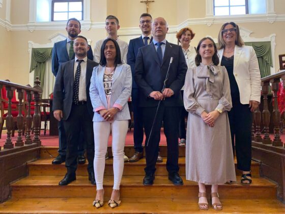 Constituci&oacute;n del Ayuntamiento en Paredes de Nava (PP)