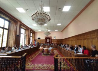 Los gobiernos de ocho capitales despejados en la constitución mañana de sus ayuntamientos Salón de plenos del Ayuntamiento de Palencia