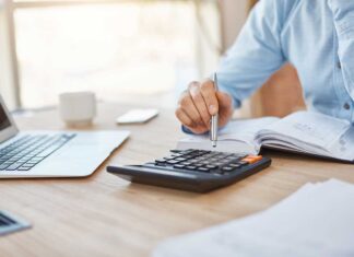 finanzas presupuesto papeleo facturas pagos