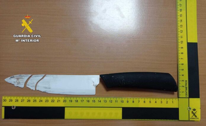 Arma blanca intervenida al agresor por la Guardia Civil