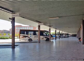La Junta mantiene el descuento adicional del 50% en los abonos de su transporte público en 2024 Estación de autobuses