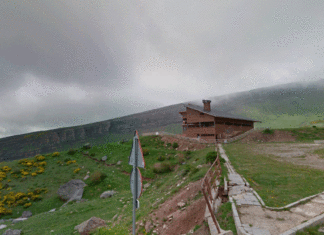 Ecologistas en Acción acusa a la Junta de verter neumáticos en la Montaña Palentina y Medio Ambiente asegura que es el acopio temporal de la limpieza de los montes Golobar