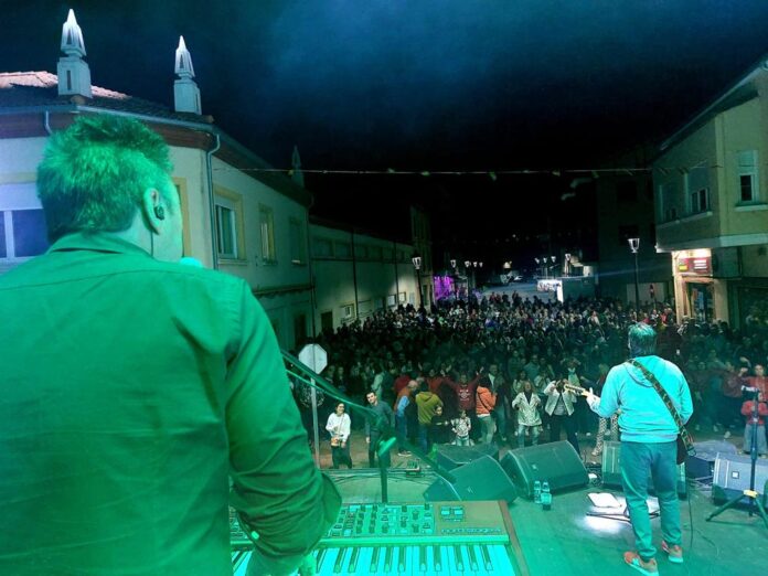 Alar-cierra-sus-fiestas-Modestia-Aparte- por-todo-lo-alto (2)