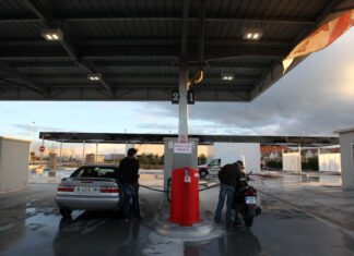 Los conductores castellanos y leoneses repostaron un 0,9% más de combustible que en 2022