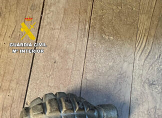Hallada una granada en el desván de una vivienda en Castrillo de Villavega Granada