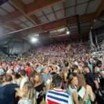 Imagen del público entrando en Leiva