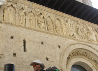 Castilla y León promociona su oferta turística del Camino de Santiago en la feria Faiway Peregrino a su paso por Carrión de los Condes en el Camino de Santiago