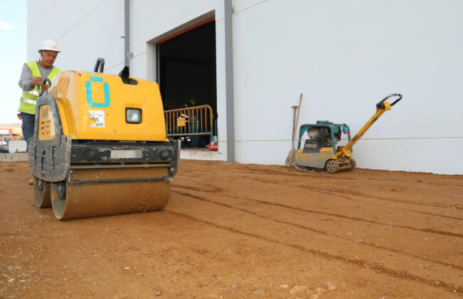 La empresa agroalimentaria Cascajares, que sufriera un incendio que destruy&oacute; por completo la f&aacute;brica, est&aacute; construyendo una nueva factoria mas grande junto a la anterior / Br&aacute;gimo (ICAL)