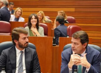 Mañueco avanza que “ningún consultorio” cerrará porque “cuanto antes” se garantizará por ley