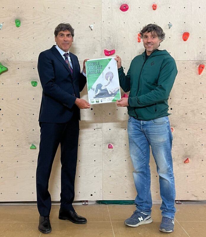 231011 Firma patrocinio Escuela Base Escalada Gullón Escuela Escalada Aguilar