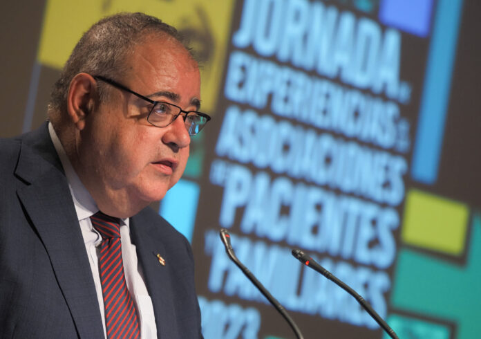 El consejero de Sanidad inaugura la Jornada 'Experiencias de las Asociaciones de Pacientes y Familiares 2023'