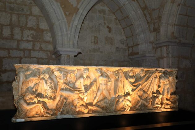 Husillos-inaugura-el-facs&iacute;mil-del-sarc&oacute;fago-de-la-orest&iacute;ada50