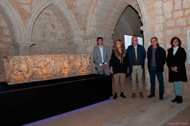 Husillos inaugura el facs&iacute;mil del sarc&oacute;fago de la orest&iacute;ada