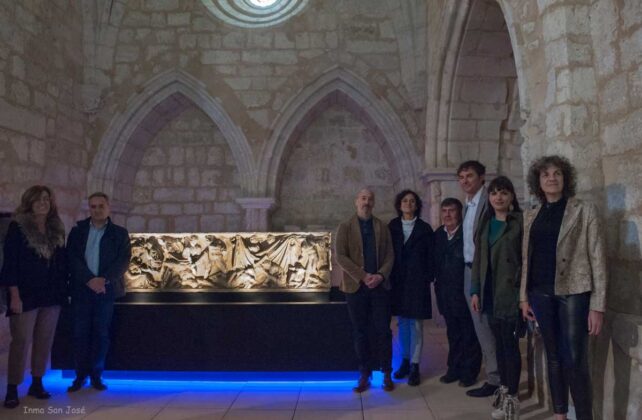 Husillos inaugura el facs&iacute;mil del sarc&oacute;fago de la orest&iacute;ada