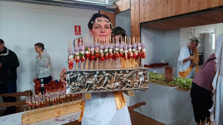 Husillos inaugura el facs&iacute;mil del sarc&oacute;fago de la orest&iacute;ada