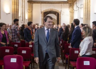 Mañueco explicará su modelo sanitario y el blindaje de los servicios en el pleno de las Cortes de la próxima semana II Congreso Internacional de Centros de Castilla y León en el Exterior