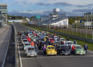 Un centenar de “apasionados” celebra el 70 aniversario de la producción “made in Spain” de Renault 4CV
