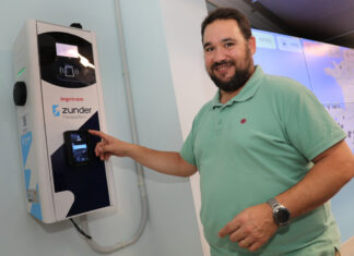 La palentina Zunder le echa el mejor ‘cable’ al Ejército Daniel Pérez, fundador de Zunder