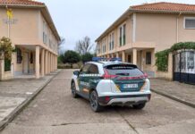 Callejón donde se detuvo el vehículo del conductor huido. / Guardia Civil de Palencia