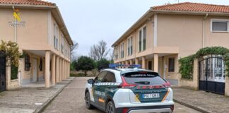 Callejón donde se detuvo el vehículo del conductor huido. / Guardia Civil de Palencia