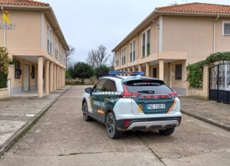 Callejón donde se detuvo el vehículo del conductor huido. / Guardia Civil de Palencia
