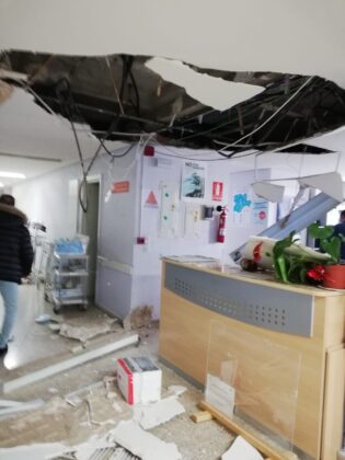 Desprendimiento de techo en el Hospital R&iacute;o Carri&oacute;n