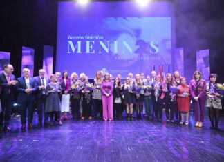 El Instituto Tierra de Campos de Paredes de Nava recibe su premio Menina