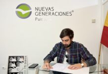 Alonso Nieto en el despacho de NNGG del Partido Popular