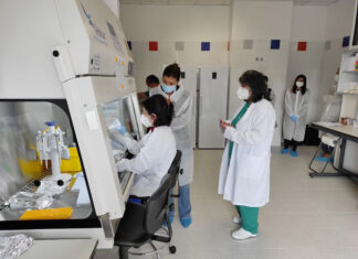 IU denuncia que la Junta quiere privatizar el control sanitario ganadero Un laboratorio de Sanidad Animal en la Comunidad. / ICAL