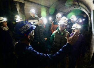 Un viaje a las entrañas de la tierra para honrar a Santa Bárbara