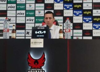 Marco Justo, entrenador del Zunder Palencia reconoce la merecida victoria del Granada: ‘Han estado muy acertados desde la línea de 3’ Marco Justo entrenador Zunder Palencia