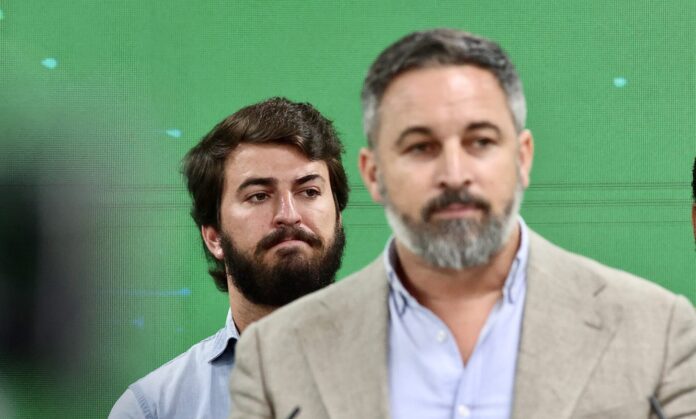 El presidente de VOX Santiago Abascal junto al vicepresidente de la Junta Juan García Gallardo. / ICAL