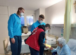 Cruz Roja visita el Hospital Río Carrión con las estrellas del Zunder Palencia Zunder Palencia Cruz Roja