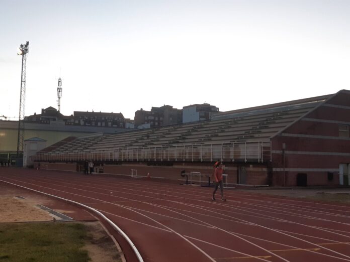 Graderío del Campo de la Juventud de Palencia. / Óscar Herrero