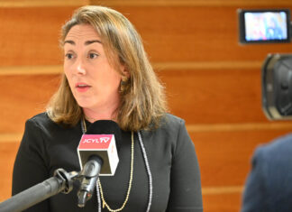 La bonificación del 25 % de la Junta para servicios Media Distancia-Alta Velocidad permite ahorrar más de 5,2 millones de euros a los viajeros durante 2023 María González Corral