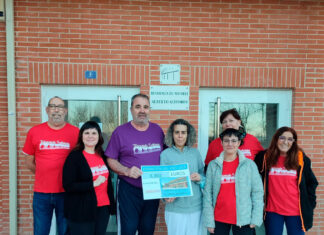 Torquemada Solidaria hace entrega de 8.300 euros a la Residencia de Mayores de la localidad Torquemada Solidaria entrega una donación de 8.000 euros a la residencia