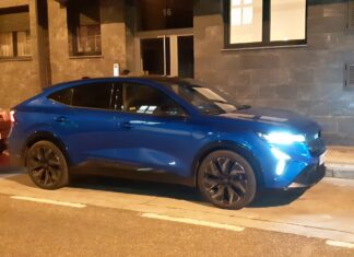 (Galería) El ‘caza’ palentino de Renault ya aparca en Palencia