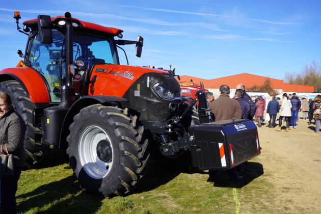 Feria de las Candelas en Salda&ntilde;a 2024 maquinaria agricultura tractor
