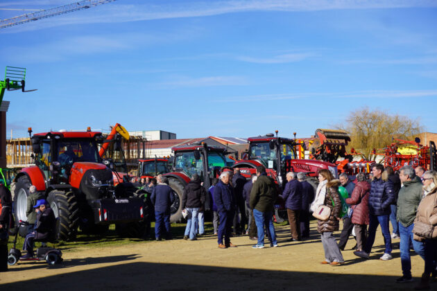Feria de las Candelas en Salda&ntilde;a 2024 maquinaria agricultura tractor