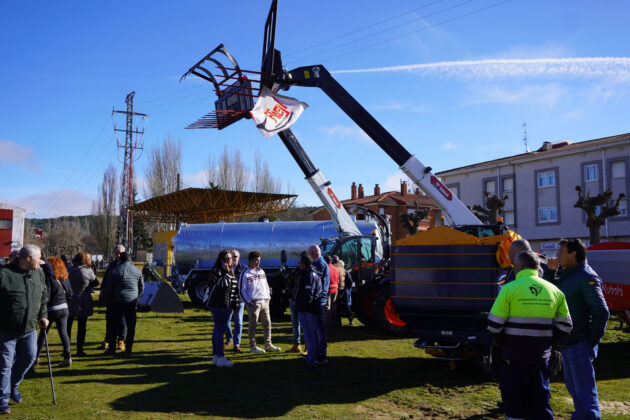 Feria de las Candelas en Salda&ntilde;a 2024 maquinaria agricultura tractor