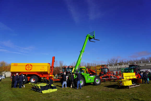 Feria de las Candelas en Salda&ntilde;a 2024 maquinaria agricultura tractor