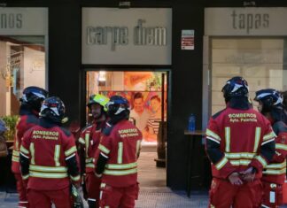 Una dotación de Bomberos de Palencia tras una intervención. / S. L.