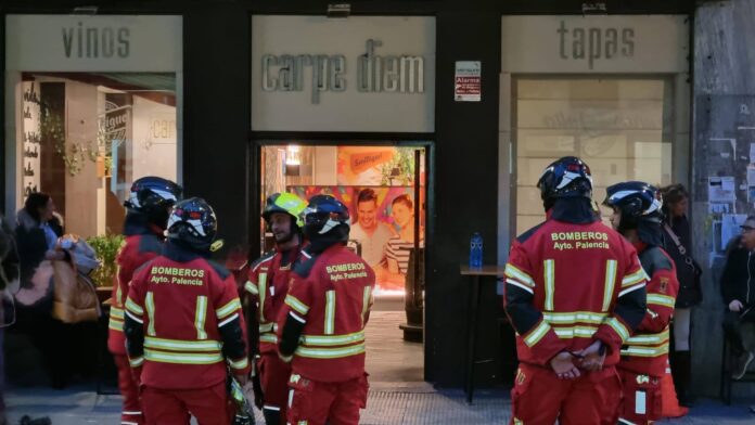 Una dotación de Bomberos de Palencia tras una intervención. / S. L.