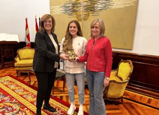 Armisén destaca el alto nivel del atletismo en Palencia durante la recepción a Marta García