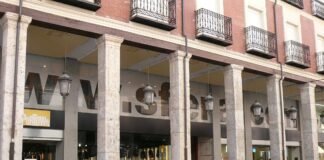 Imagen de la tienda de Sportown en la calle Mayor de la capital / Wikipedia Commons