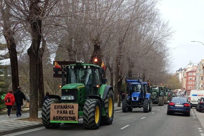 Tractorada por las calles de Palencia