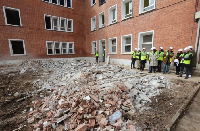 Visita el estado de las obras del nuevo complejo universitario 'Dacio Crespo'