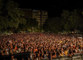 Fotografía de las redes sociales de la concejala de Cultura del Ayuntamiento de Palencia que muestra la gran acogida del concierto de Omar Montes en San Antolín 2022.