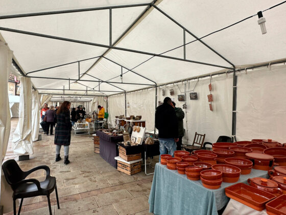 Feria de Cer&aacute;mica en Astudillo 2024. Foto - Laura Illana